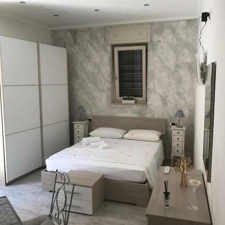 La Maison - Matrimoniale Stornara Экстерьер фото